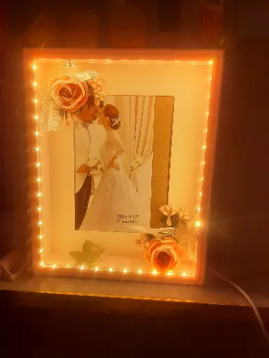 Premium Quality Wedding Gift Light Photo Frame with Glass & Flower 